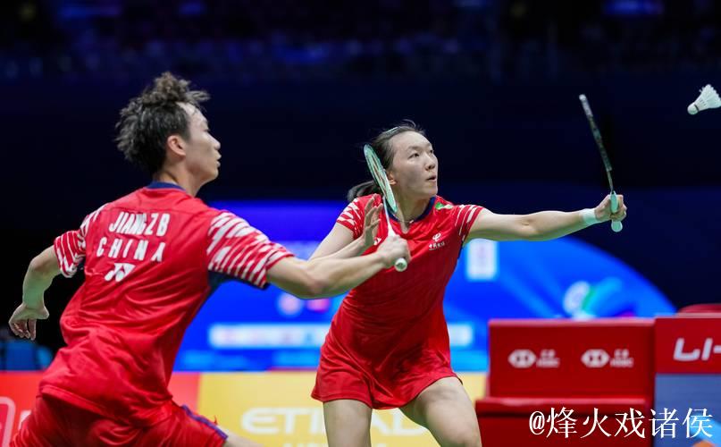 中国羽毛球大师赛：两对中国混双组合止步半决赛